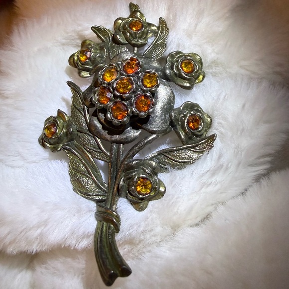 Unique Vintage Jewelry - Little Nemo Flower Bunch Amber Rhinestone Bouquet LN/25 Vintage Silver Tone